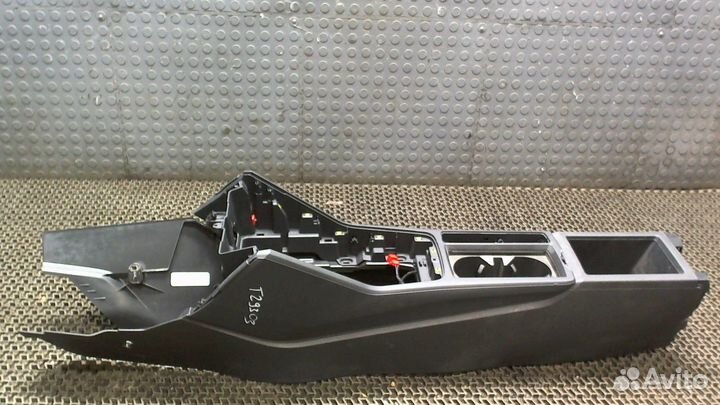 Консоль салона Audi Q3 2018, 2021