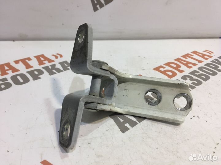 Петля нижняя задней двери Лев. Пежо 4007 2010г