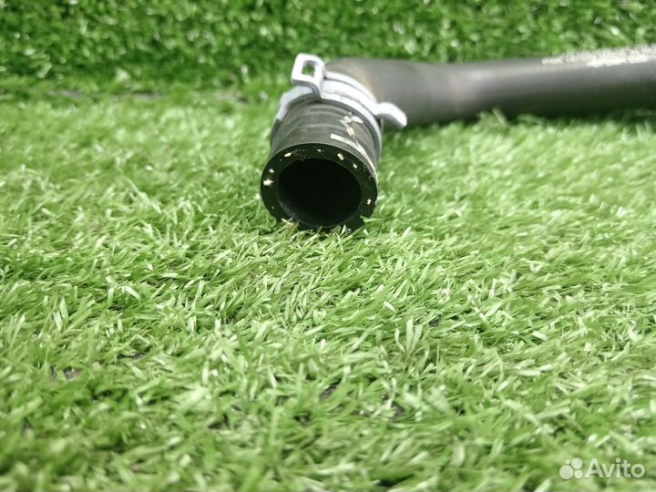 Патрубок системы охлаждения 5Q0122157DE Audi A3 8V