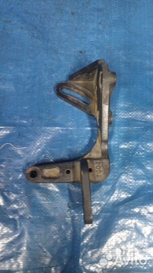 Кронштейн насоса гур Hyundai Tucson G4GC JM