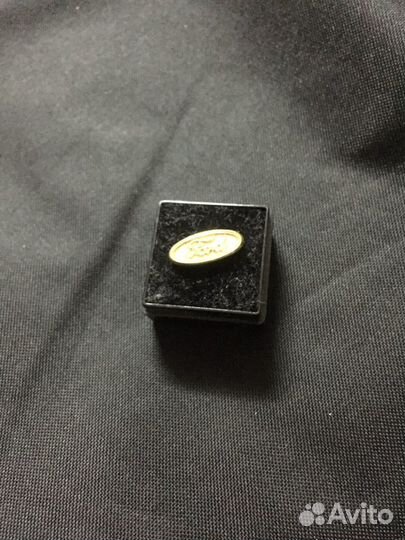 Значки брендовые нагрудные