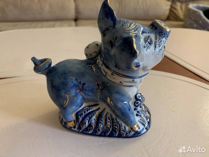 Фигурка декоративная свинья. Гжель. Ручная работа