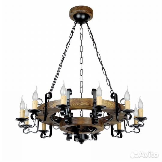 Деревянная люстра-колесо с элементами ковки ретро