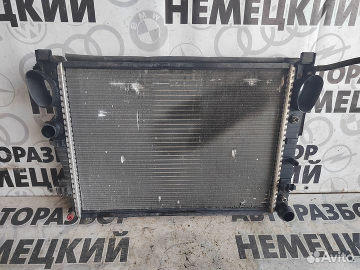 Радиатора охлаждения Mercedes W220