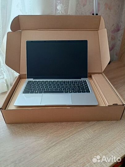 Ноутбук, ультрабук 14.1FHD+IPS,Intel 4 ядра,8/256