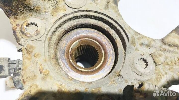 Кулак поворотный передний левый Volkswagen Jetta 5