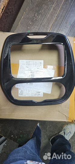 Рамка магнитолы Renault Kaptur