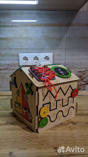 Бизиборд домик новый
