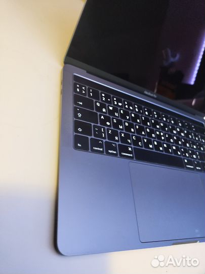 Apple MacBook Pro 13 2017 touch bar