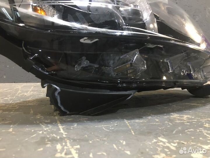 Фара передняя правая Renault Kaptur