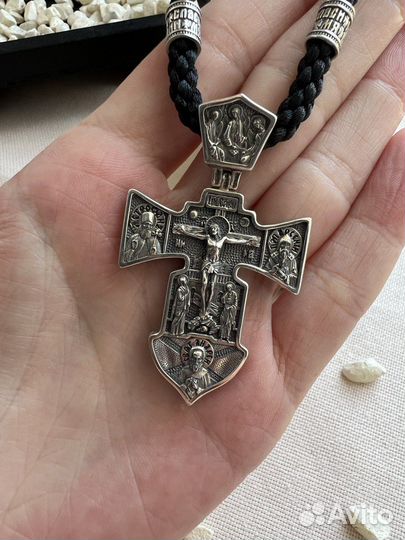 Крест нательный мужской на гайтане