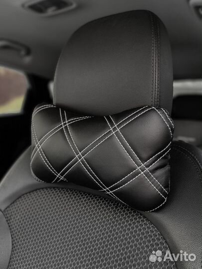 Подушка автомобильная черная из эко кожи