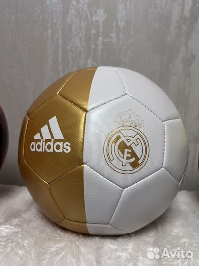 Футбольный мяч