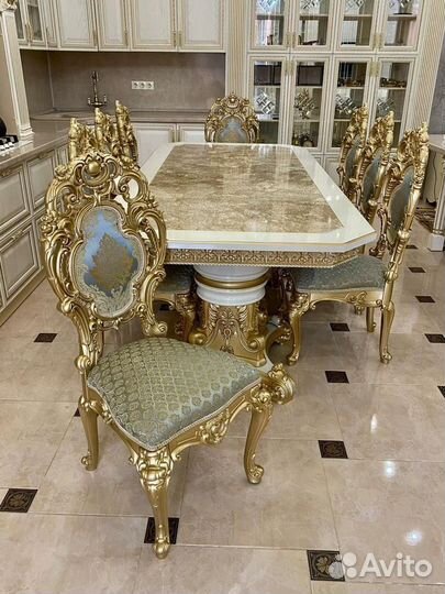 Столы и стулья