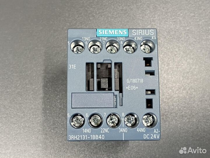 Siemens 3RH2131-1BB40 новый, 1 шт