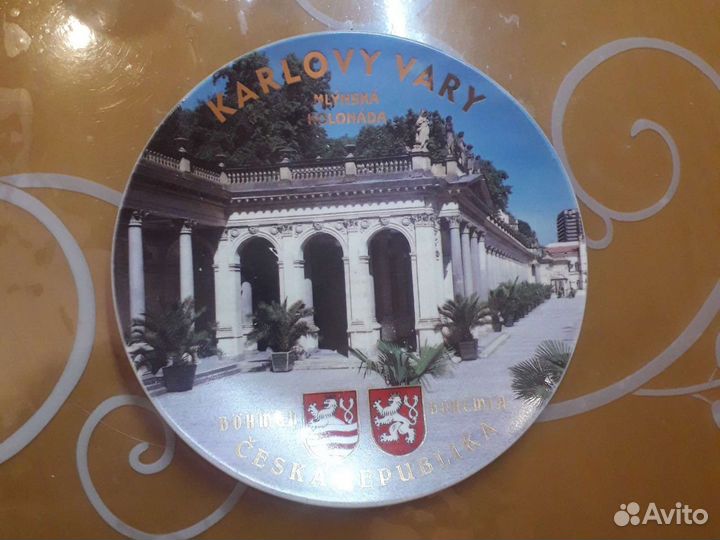 Декоративные настенные тарелочки