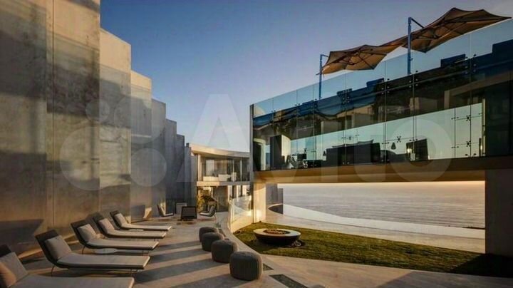 Коттедж 800 м² на участке 20 сот.