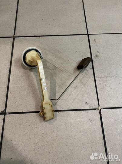 Датчик уровня топлива Mercedes-Benz W210