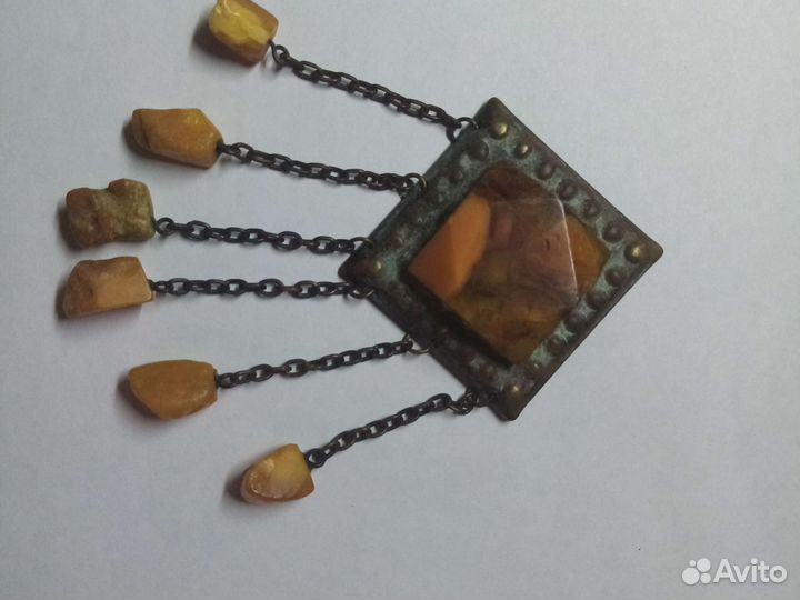 Продам брошь старинную