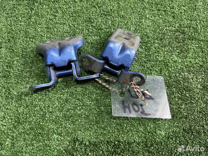 Петли двери передние правые Nissan Note E11