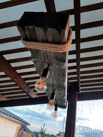 Люстры, светильники, полки из дерева