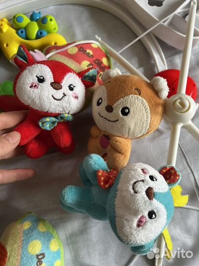 Мобиль и игрушки малышу