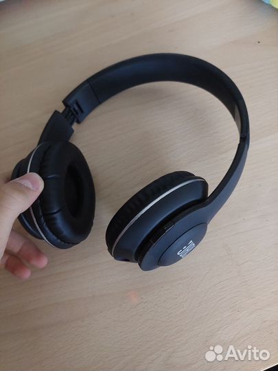 Беспроводные наушники jbl