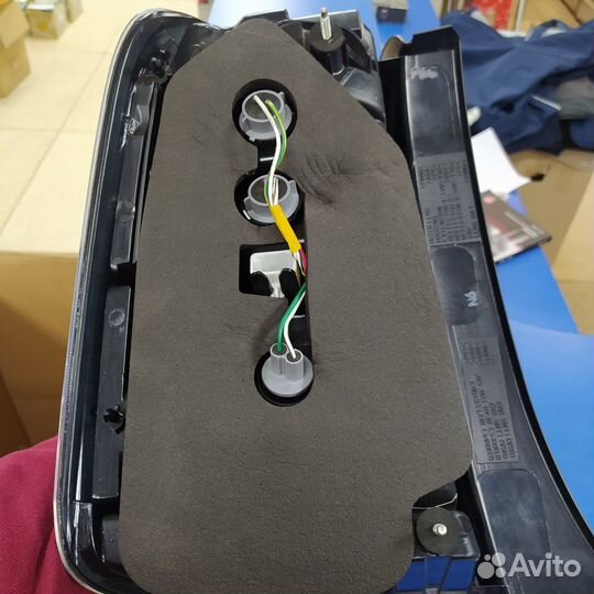 Фонарь задний правый Toyota Prius 2005-09