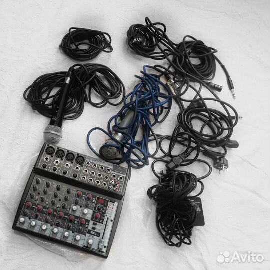 Колонки Mackie Thump15 и 15A. Пульт. Микрофоны