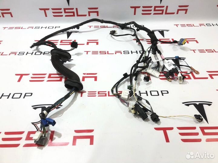 Электропроводка двери Tesla Model X 2019