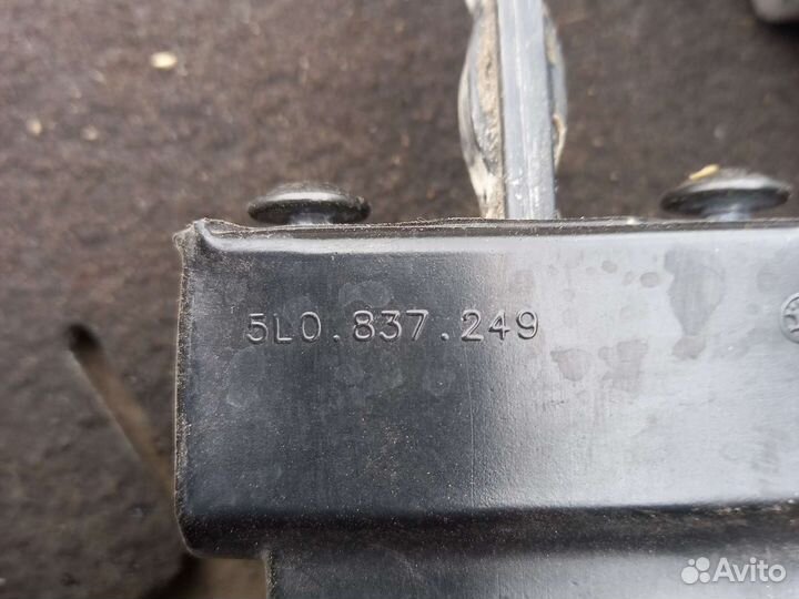 Шкода ети ограничитель двери