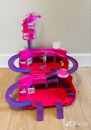 Гараж Барби