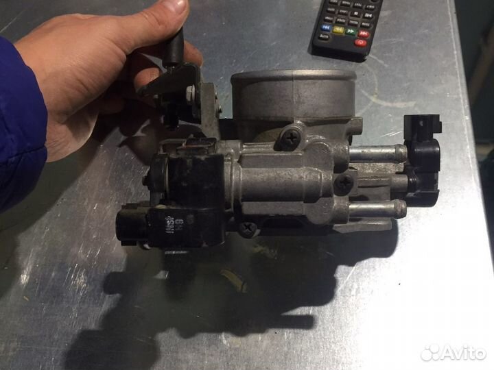 Дроссельная заслонка на мотор 1zz-fe