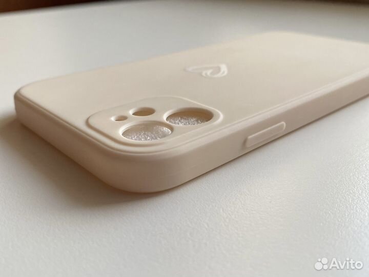 Чехол на iPhone 11