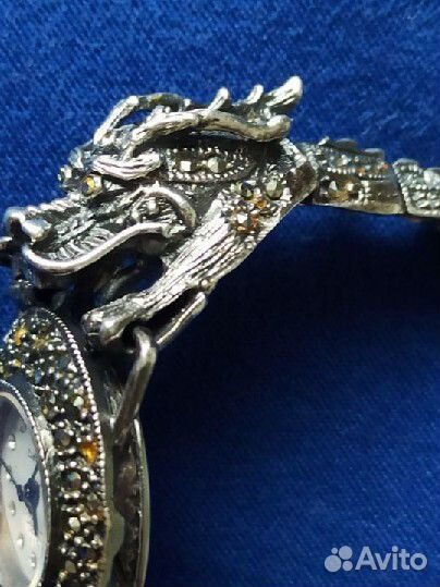 Часы женские с драконами