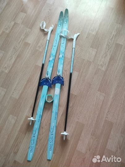 Лыжи беговые с ботинками 32 или 35 размера
