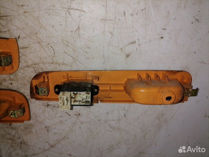 Кнопка стеклоподъемника в сборе передняя Kia