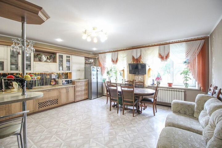 Коттедж 290 м² на участке 9,6 сот.