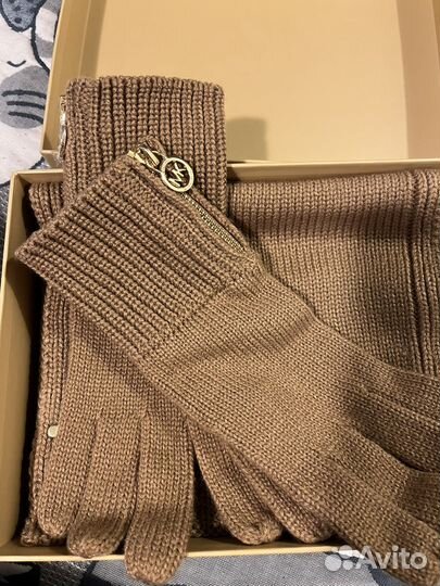 Комплект шапка, шарф, перчатки Michael Kors