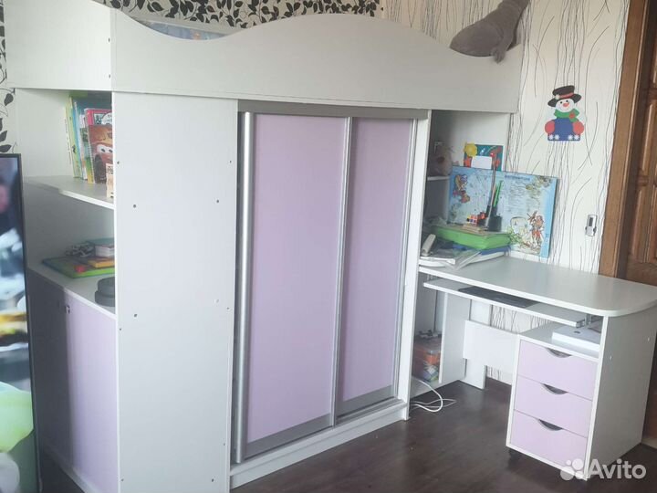 Уголок школьника с кроватью