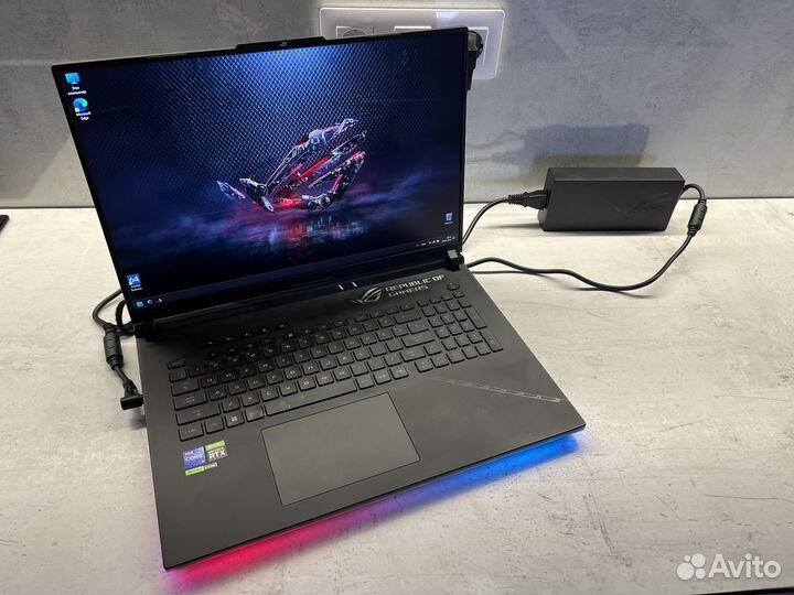 Игровой ноутбук Asus ROG Strix G18