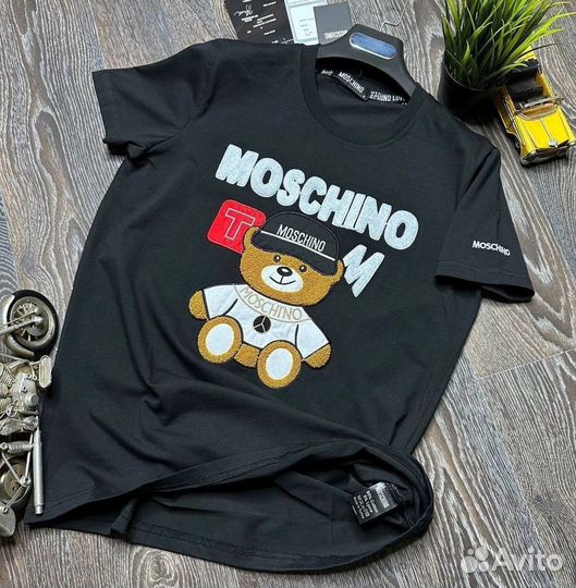 Качественная Футболка moschino