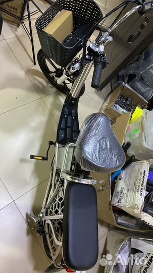 Электровелосипед с корзиной
