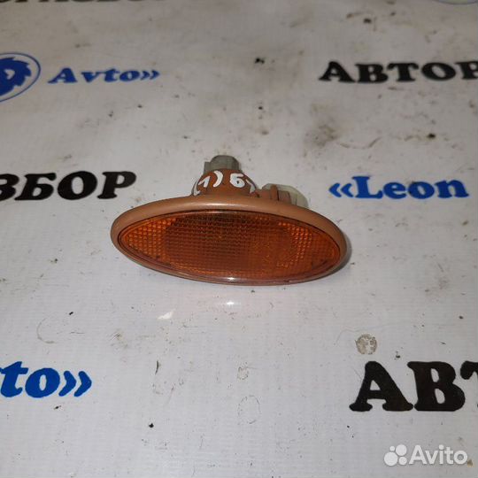 Повторитель поворота передний левый Mitsubishi