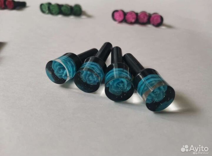 Кнопки дверей, салдатики, фиксаторы розочки ваз