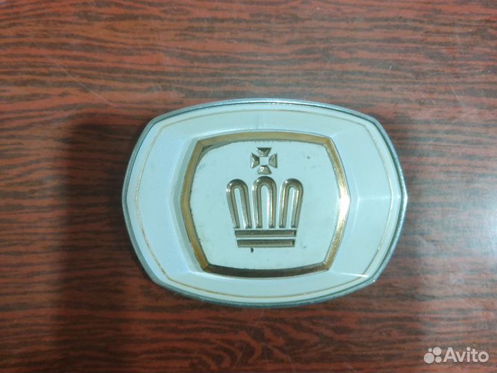 Эмблема toyota Crown