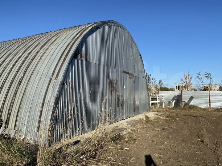 Склад 707 м2, навес 320 м2, площадка 1950 м2