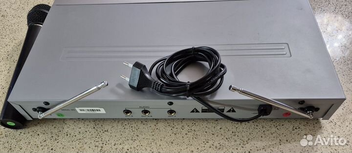 Вокальная радиосистема Nsec WM-2000