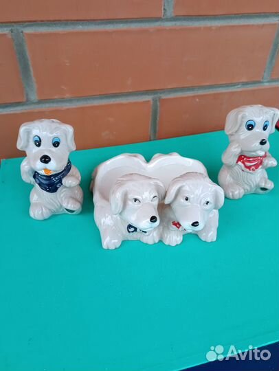Фарфоровые статуэтки Собачки. Солонка и перечница
