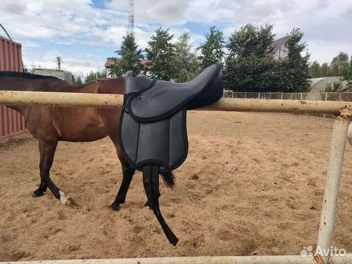 Седло для лошади пони